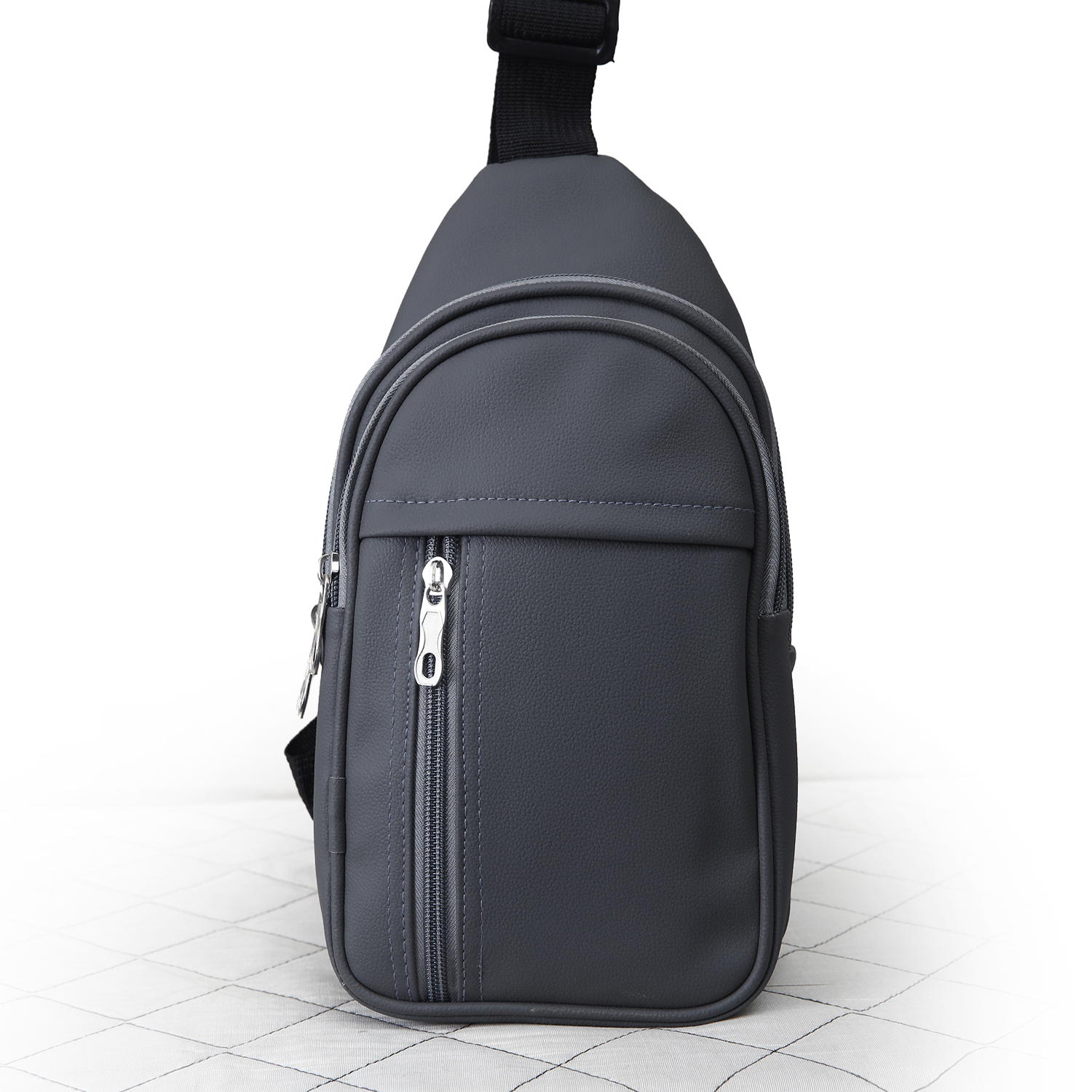 Essential Hands-free Bag on a light studio background